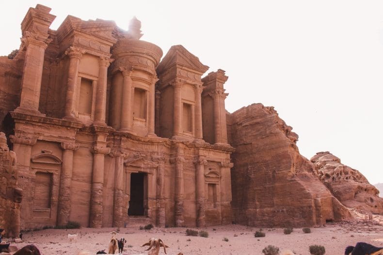 Petra | Jordan | Jordanië | The Orange Backpack