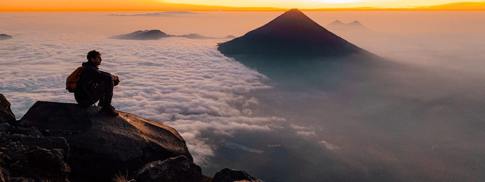 Beklim de Acatenango vulkaan, must-do hike in Guatemala