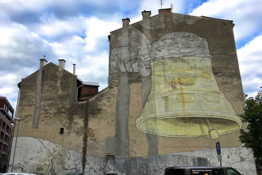 straatkunst in Krakau Polen Ding Dong Dumb door Blu