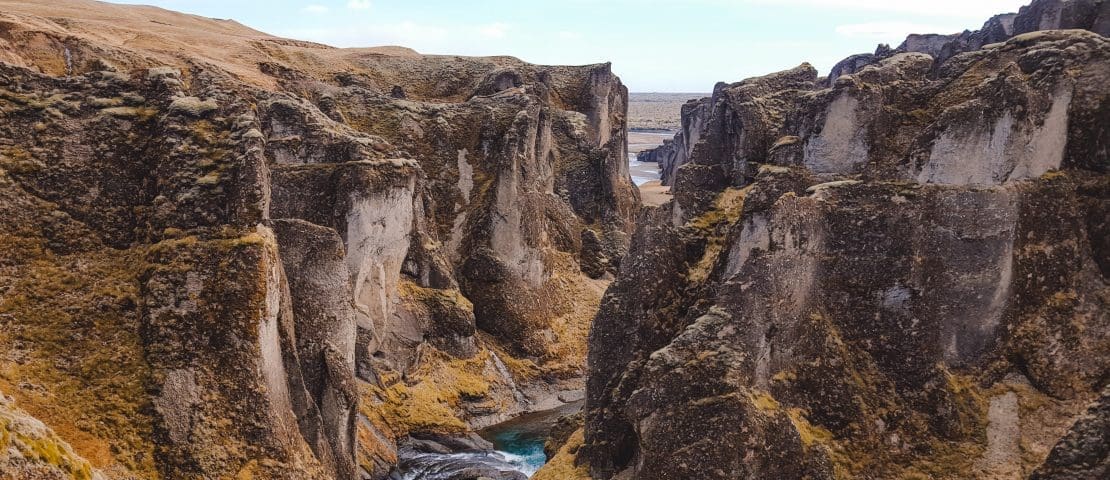 fjaðrárgljúfur canyon kloof ijsland