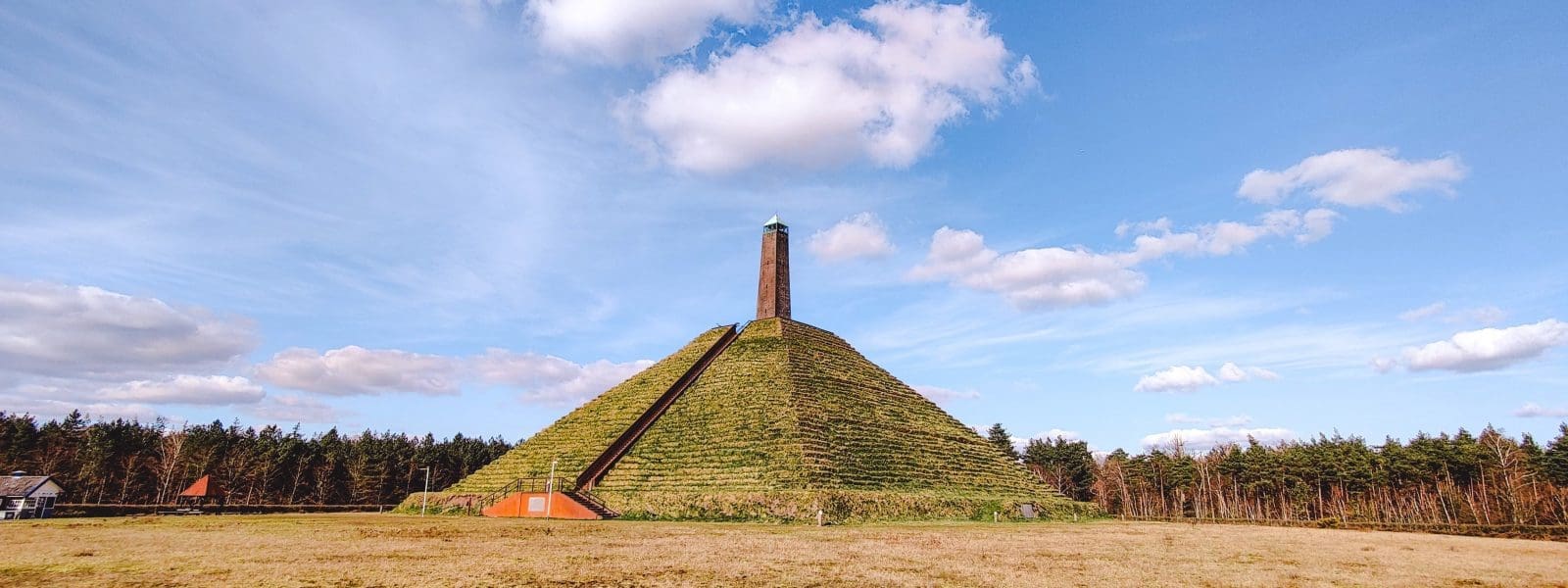 Pyramide van Austerlitz: uniek monument op Utrechtse Heuvelrug