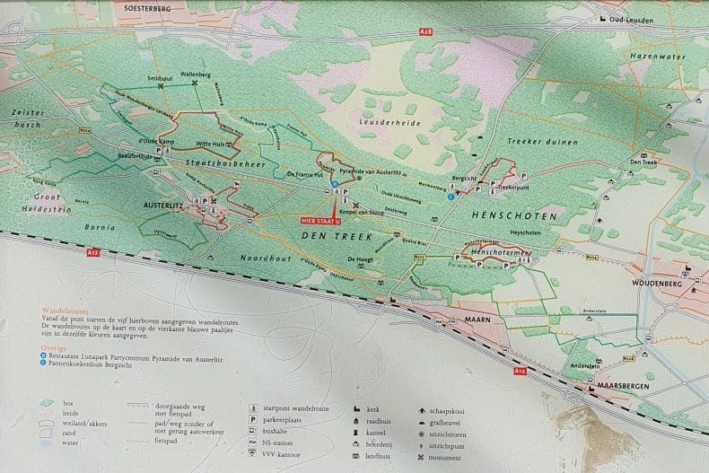 Pyramide van Austerlitz wandelroutes