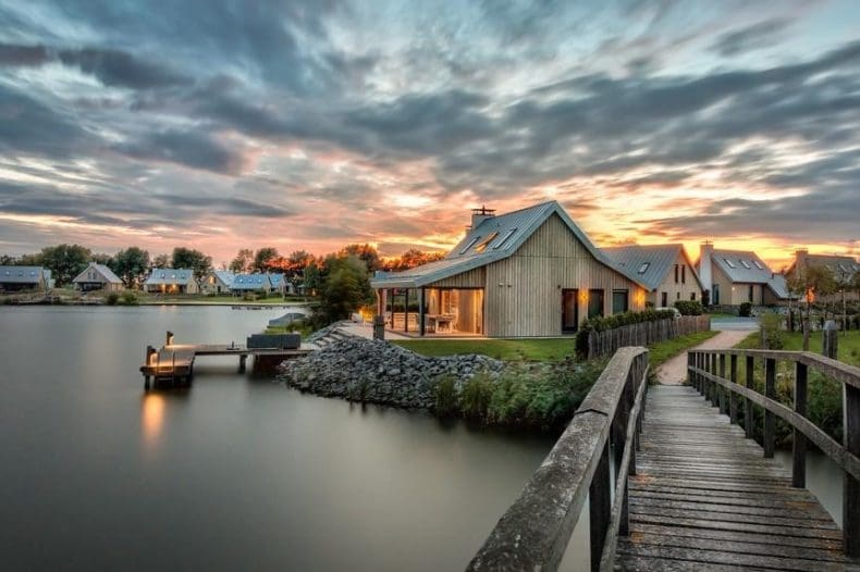Luxe watervilla Waterrijk