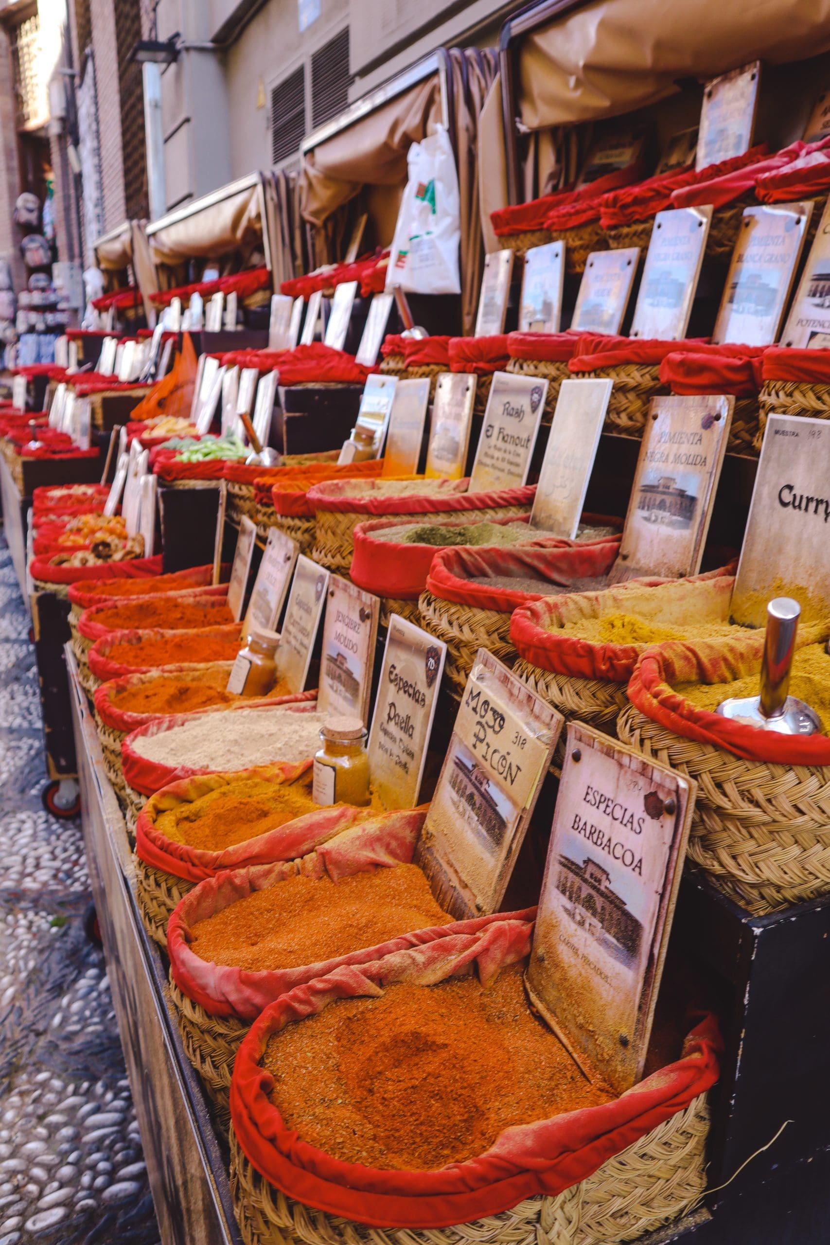 Alcaicería Silk Market