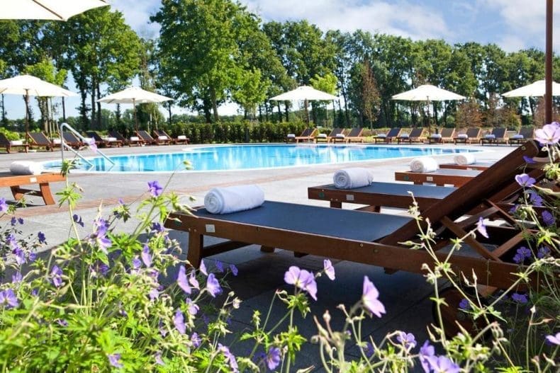 Parkhotel De Wiemsel met zwembad