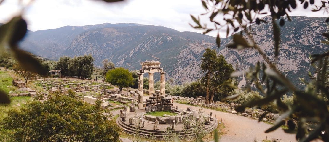 DeTemple of Athena Pronaia in Delphi