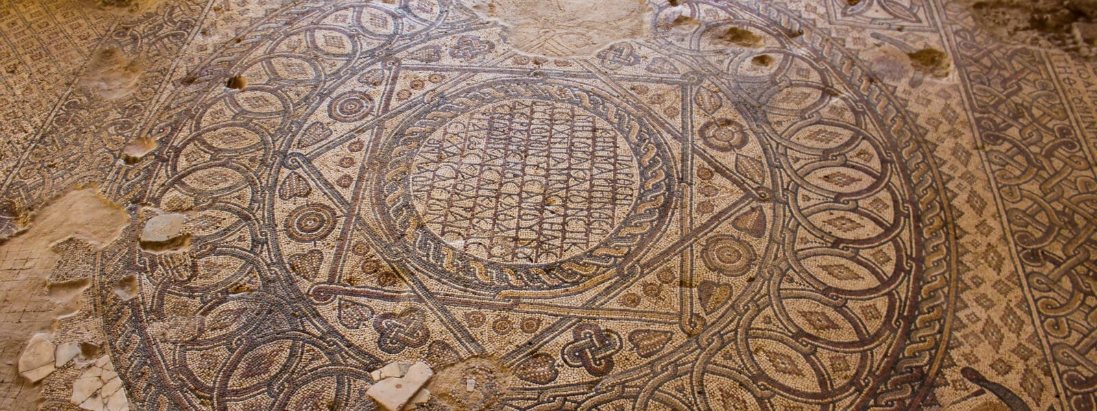 Bezoek mozaïekstad Madaba in Jordanië