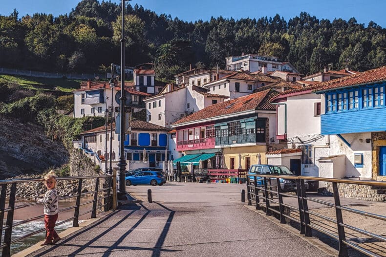 Tazones
